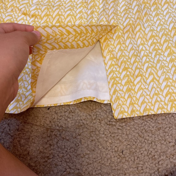 Yellow skirt - Picture 4 of 4